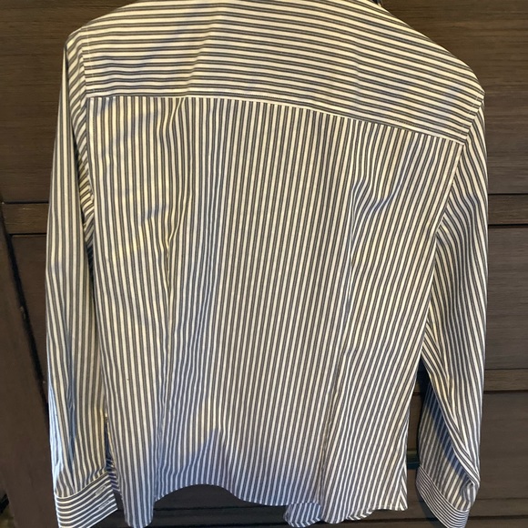 Ellen Tracy Blouse Womens Button Up Shirt gray White Stripe Non-Iron Collared M - Picture 3 of 6